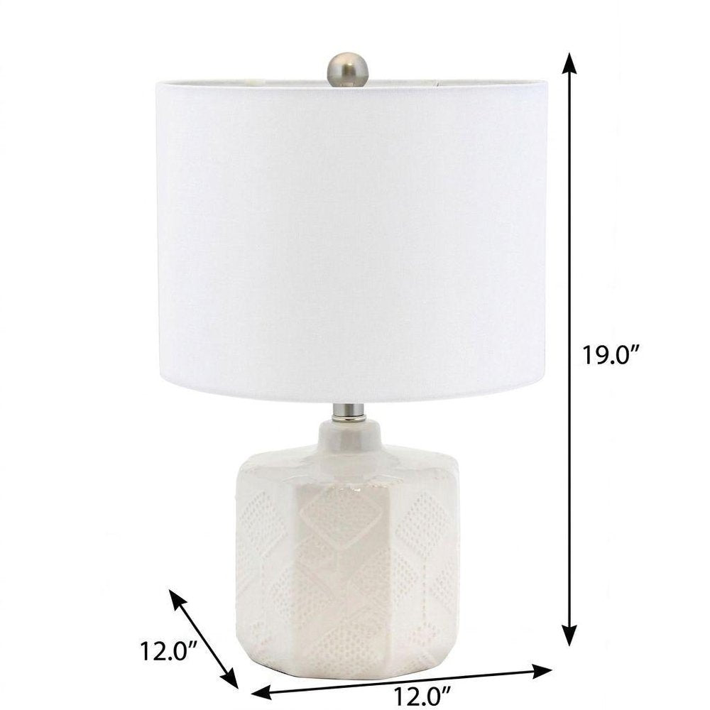 19" Off White Round Table Lamp With Drum Shade