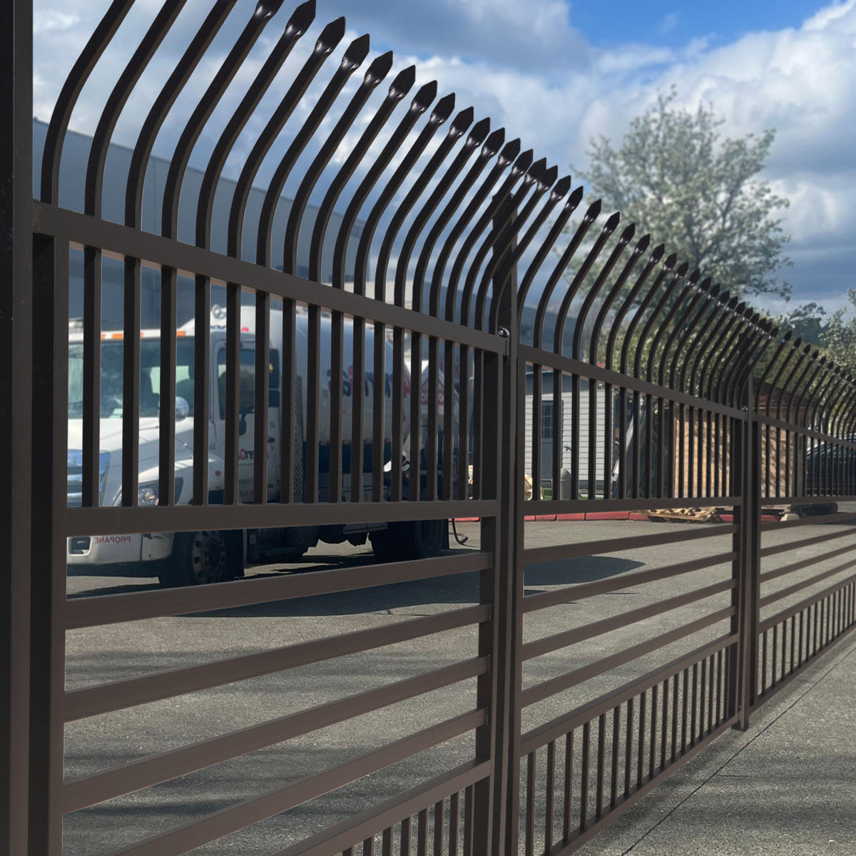 Aleko Commercial Grade 8-Panel Steel Fence Kit – Berlin –