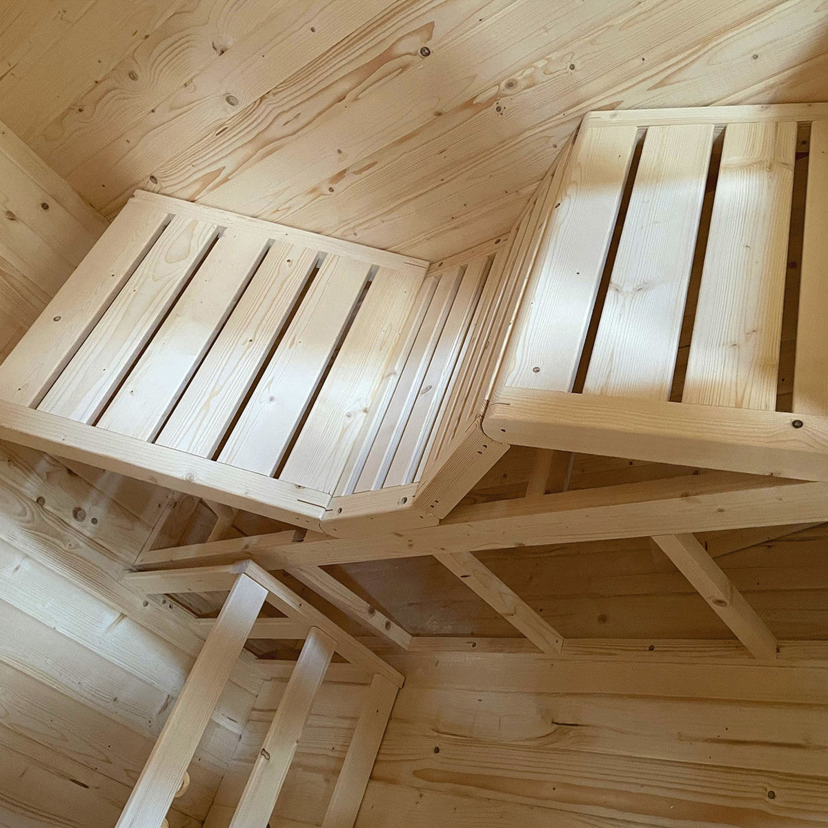 Aleko Outdoor Rustic Cedar Square Sauna – 6 Person – 6 kW