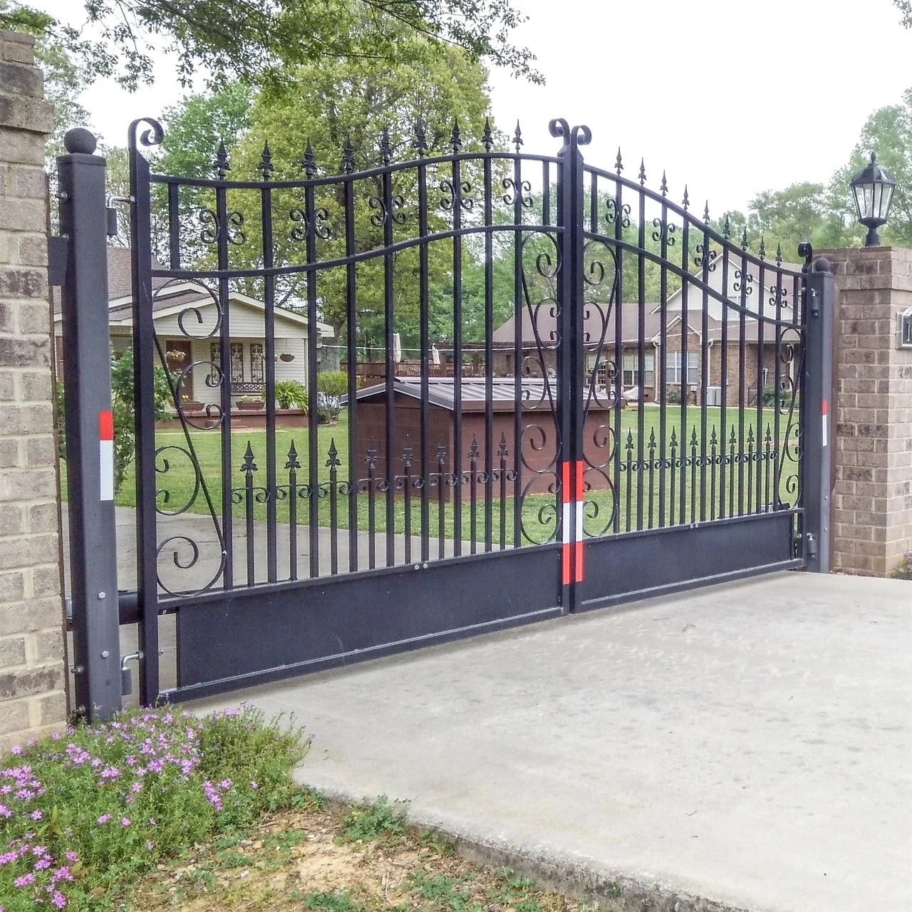 Aleko Steel Dual Swing Driveway Gate - VENICE Style - 12 x