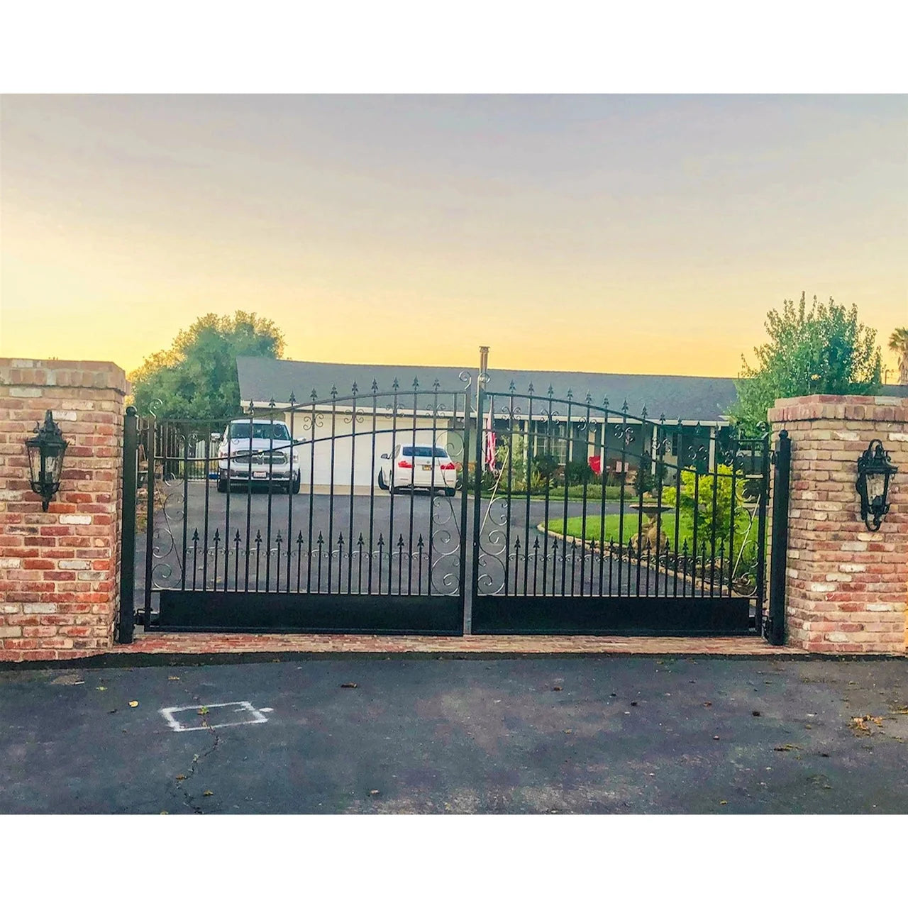 Aleko Steel Dual Swing Driveway Gate - VENICE Style - 14 x