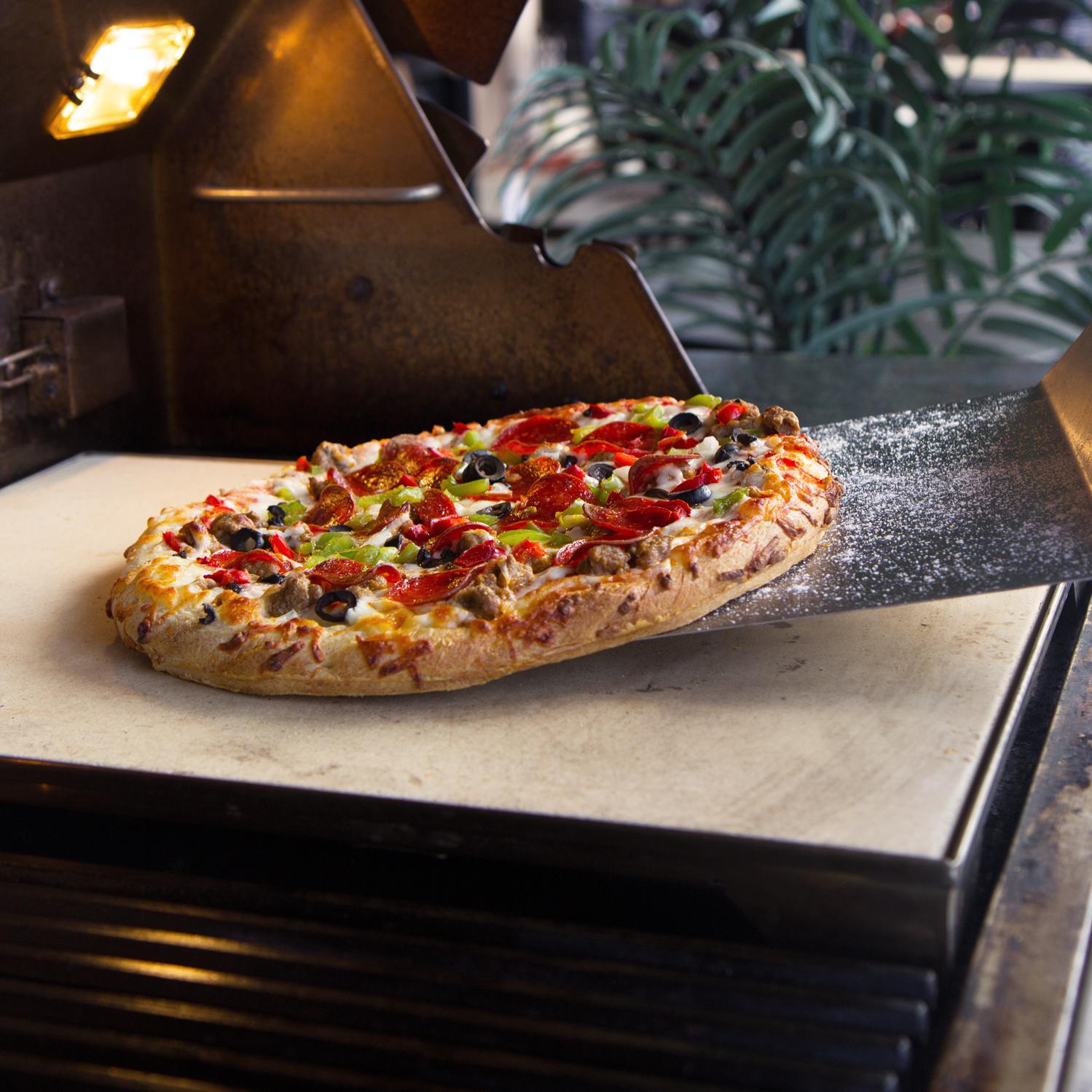 Blaze 14 3/4 Inch Ceramic Pizza Stone With Stainless Steel