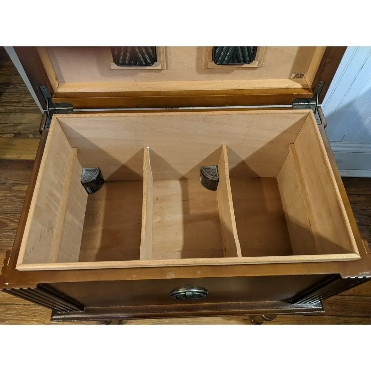 Humidor Supreme San Marco Antique Humidor Table Walnut 300 Capacity
