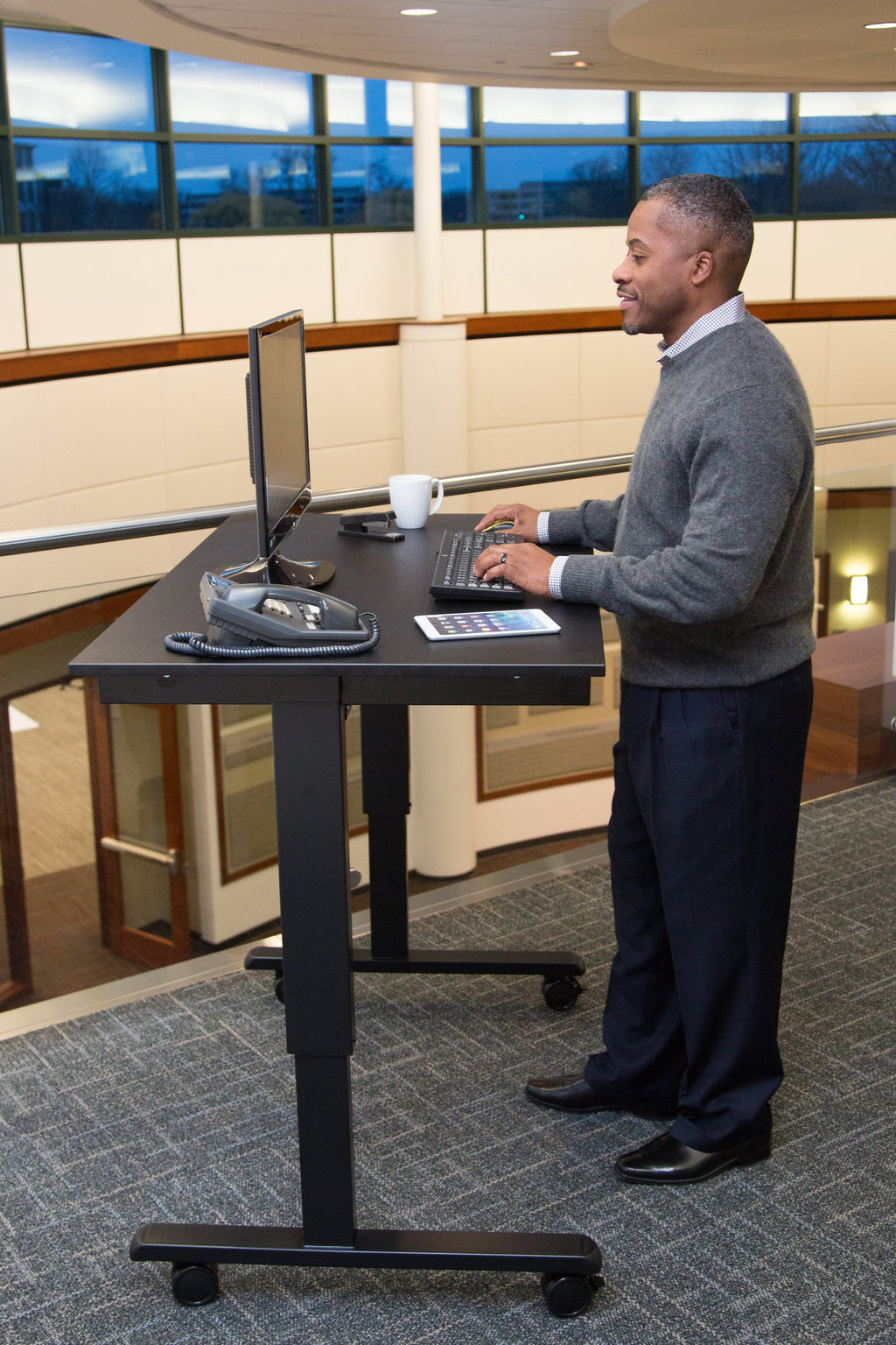 Luxor STANDE-48 48’’ Electric Standing Desk Black/Black