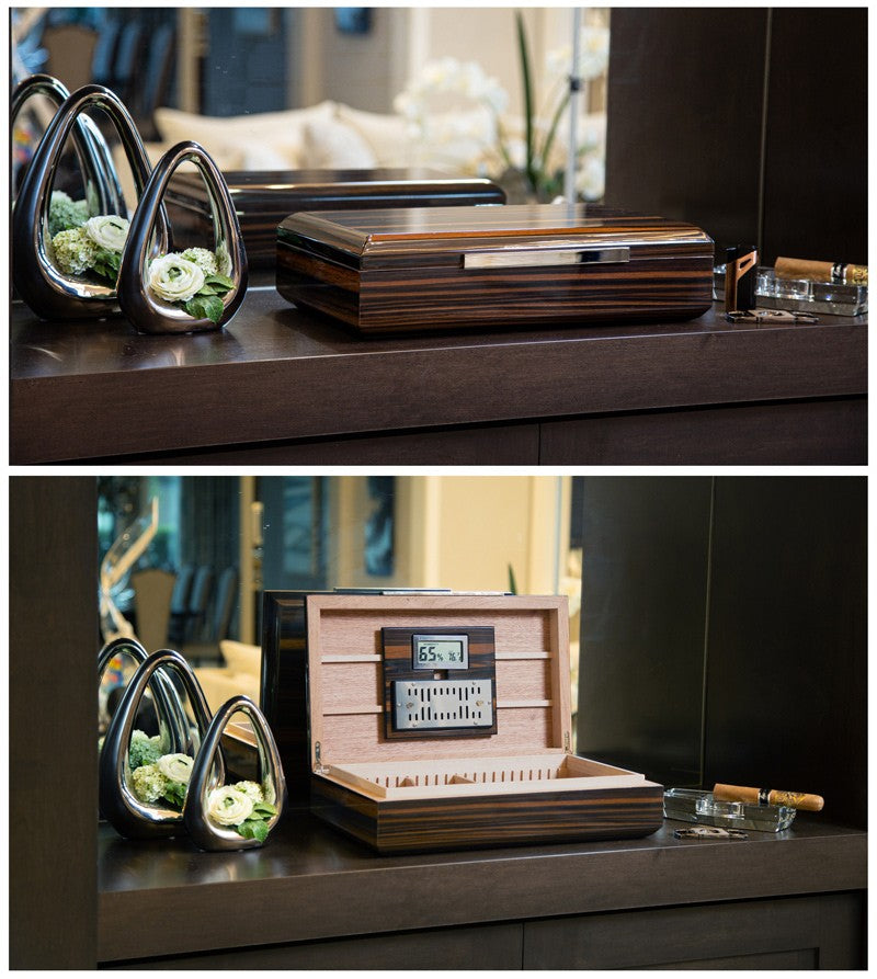 Vanderbilt 120-Cigar Lacquered Ebony Desktop Humidor with Digital Hygrometer