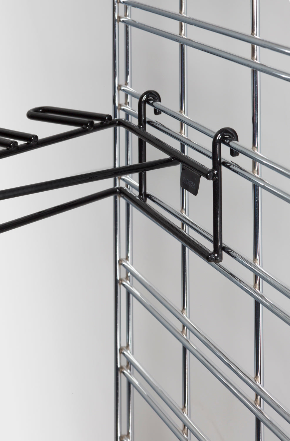 1’ 7 Rifle Leans Left Display Grid Wall (SKU: 6264)